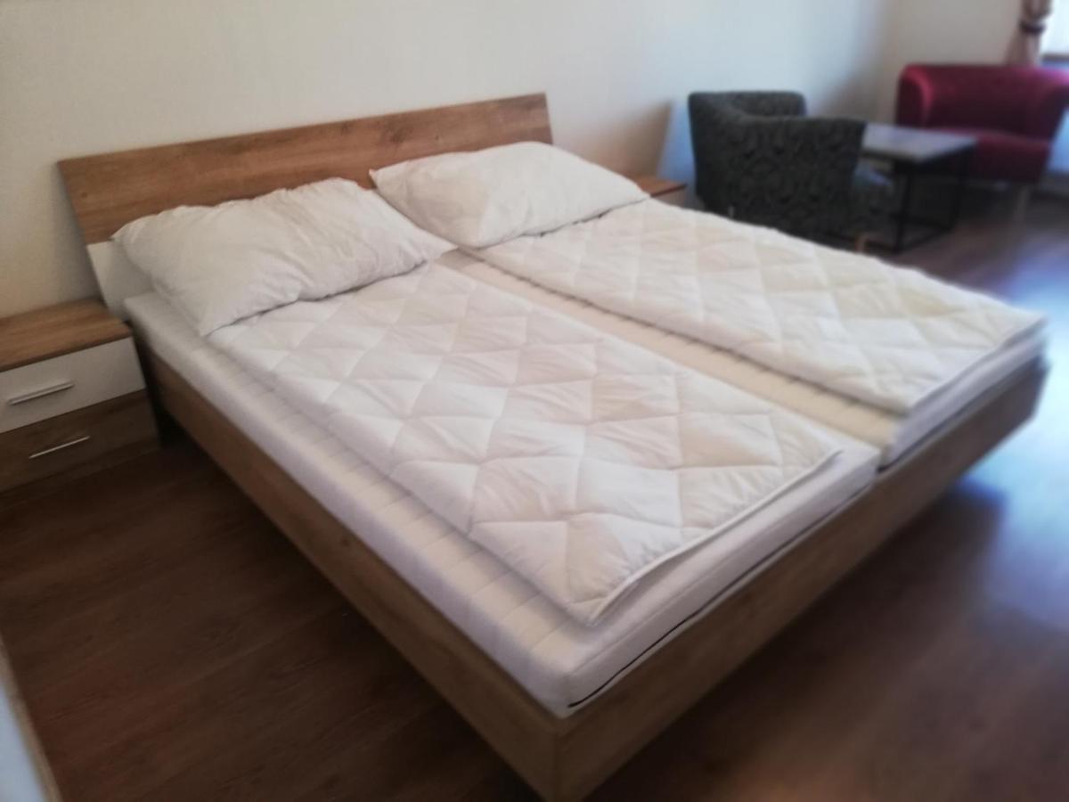 Apartment 70M2 Karlowe Wary Zewnętrze zdjęcie